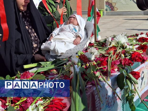 میزبانی دانش‌آموزان دختر بیرجندی از شهید گمنام 