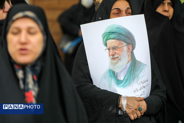 تشییع پیکر مطهر ۱۰۰ شهید گمنام