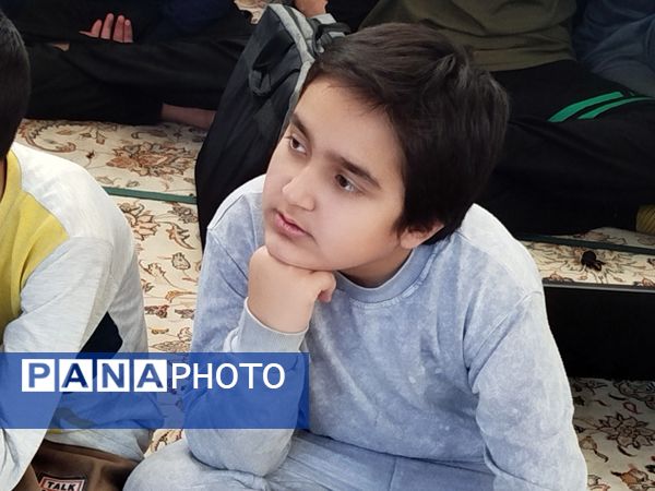 حضور امام جمعه شهرستان کاشمر در بین معتکفین دانش‌آموز در مسجد جامع شهرستان کاشمر 