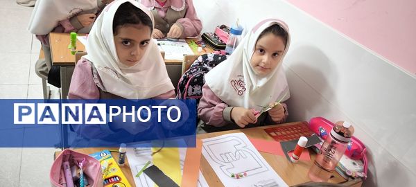 نقاشی دانش‌آموزان دبستان ارمغان هستی ناحیه سه کرج به مناسبت روز استاندارد
