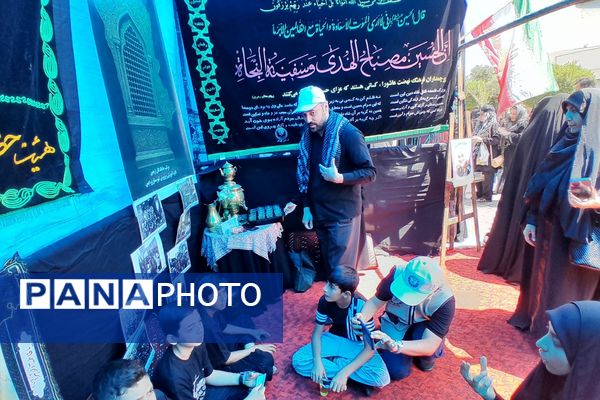 برپایی موکب امام حسین (ع) در منطقه پردیس با مشارکت پیشتازان سازمان دانش آموزی 