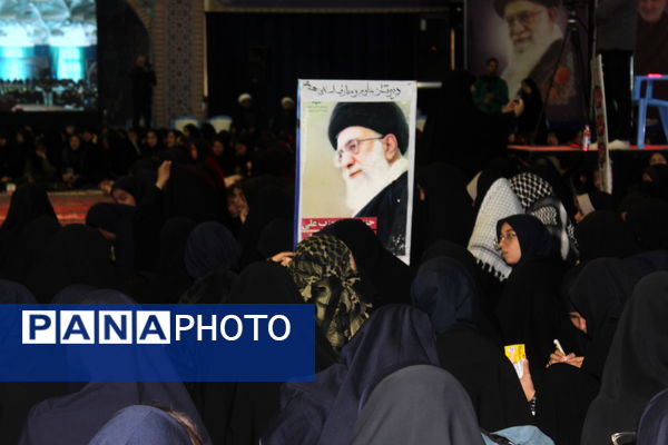 حضور پررنگ دانش‌آموزان دختر در آیین فاطمیون کرمان