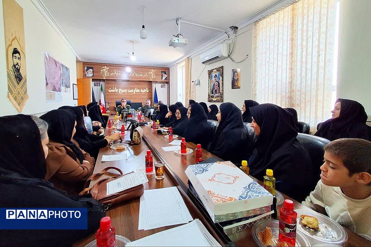 نشست هماندیشی بانوان تأثیرگذار روستای شوش در باشت