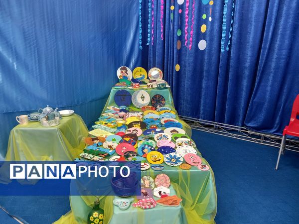 نمایشگاه دست سازه های هنری دختران آفتاب در دالقرآن سازمان فرهنگی شهرداری اسلامشهر