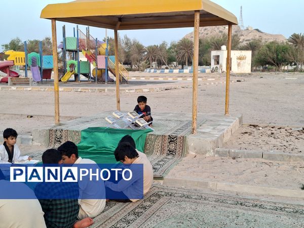 محفل نورانی انس با قرآن در کنار آب‌های نیلگون خلیج‌‌‌فارس 