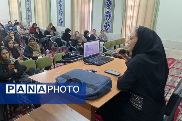 دومین جلسه آموزش خانواده در دبیرستان پویش