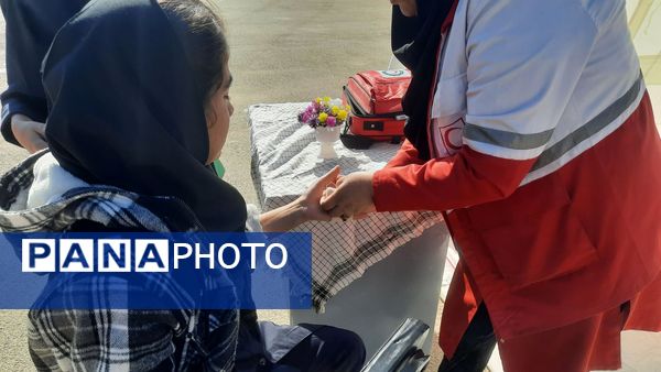 برگزاری مانور پدافند غیرعامل در آموزشگاه سمیه ناغان 