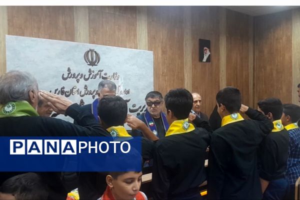 نشست صمیمی مدیر و معاون پرورشی ناحیه 4 شیراز با مربیان، پیشتازان و خبرنگاران پانا