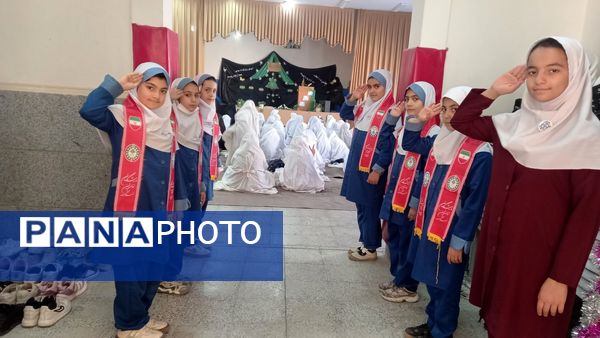 برگزاری نماز جماعت در دبستان زیور کاظمی شهرستان تفرش