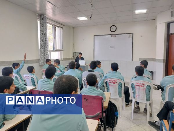 جلسه سفیران سلامت در دبیرستان رئیس زاده شهرستان خلیل آباد 