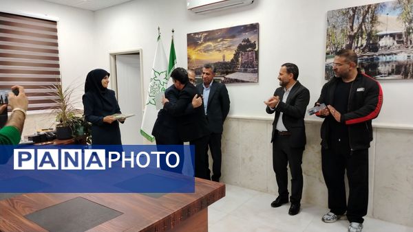 ملایر، شهر جهانی انگور و مبل و منبت ایران زمین