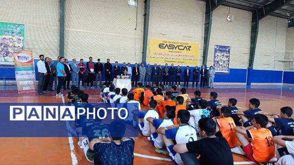 اختتامیه پرشور مسابقات فوتسال مدارس خلیل‌آباد با معرفی قهرمانان 