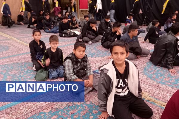 مراسم عزاداری هیئت‌های دانش‌آموزی مدارس پیشوا به مناسبت شهادت امامزاده جعفر(ع) در حرم مطهر آن حضرت