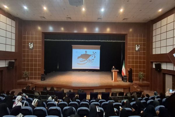 برگزاری همایش بزرگ اجتماع زینبی در شهرستان گرمسار 