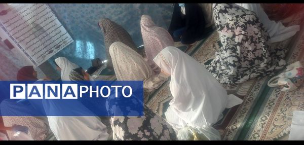 محفل انس با قرآن کریم در دبستان داریوش گنجی