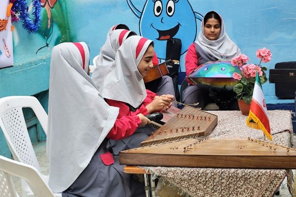 طنین انداز شدن نوای هنر در مدرسه سارا شهرستان ملارد 