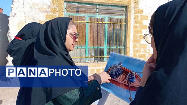 نمایشگاه پیشگیری از آسیب های اجتماعی در دبیرستان مادرمهربان خلیل آباد