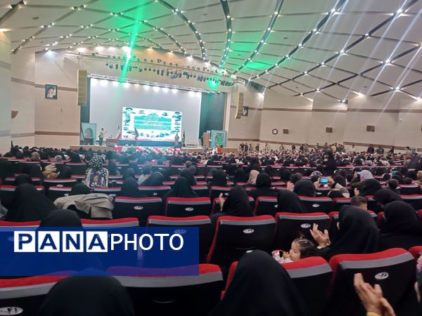 همایش گرامیداشت هفته بسیج در مجتمع آیه ها در سالن انقلاب مشهد مقدس