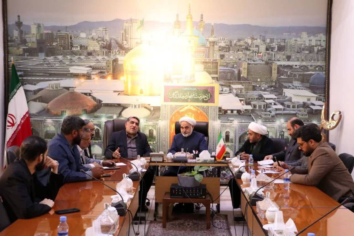 برنامههای کانون مداحان در نشست با معاون فرهنگی، اجتماعی و زیارت استانداری بررسی شد