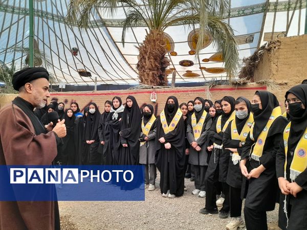 بازدید دانش‌آموزان تکتم از نمایشگاه ریحانه‌النبی