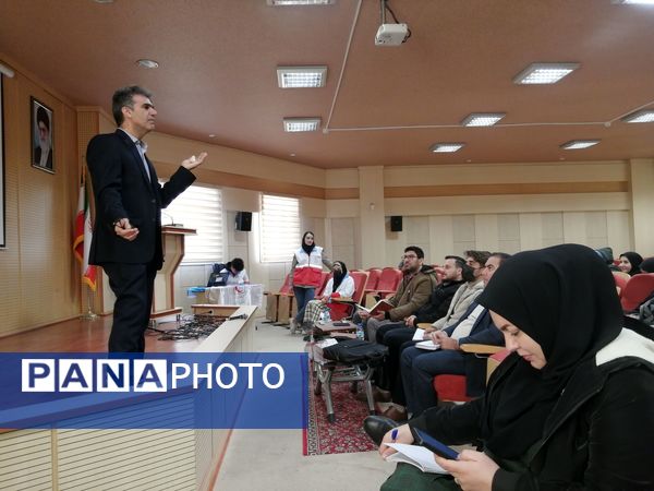 برگزاری دوره تربیت مربی پایه داوطلبی ویژه رابطین و مراقبین سلامت مدارس در ملارد