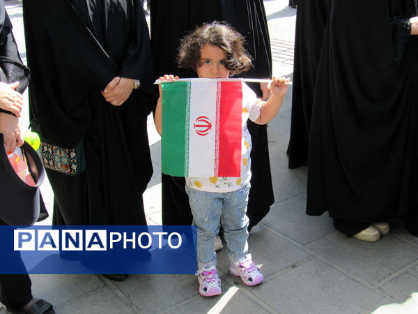 خروش بی‌نظیر سنندج در بدرقه شهید آسمانی رضا بسطامی