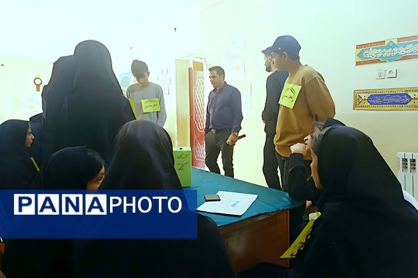 مراسم انتخابات شورای دانش آموزی در دبستان شهید رحمت الله قلعه یزدانی و آموزشگاه آیت الله اراکی