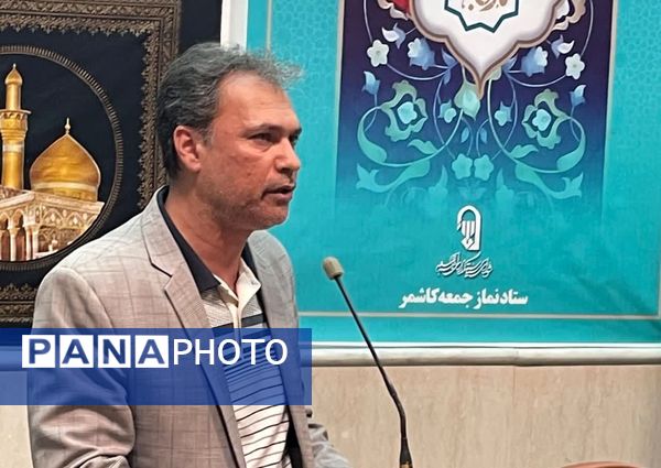 دیدار اعضای بسیج دانش آموزی و اعضای انجمن اسلامی با امام جمعه شهرستان کاشمر 