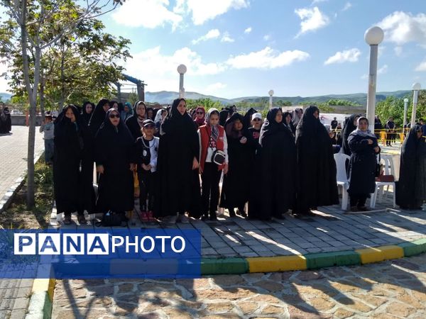 همایش پیاده‌روی خانوادگی و جشن میلاد دهه کرامت در شهرستان راز و جرگلان