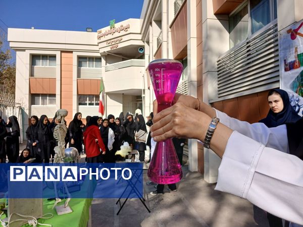 مانور آزمایشگاه در مدرسه امام حسین (ع)