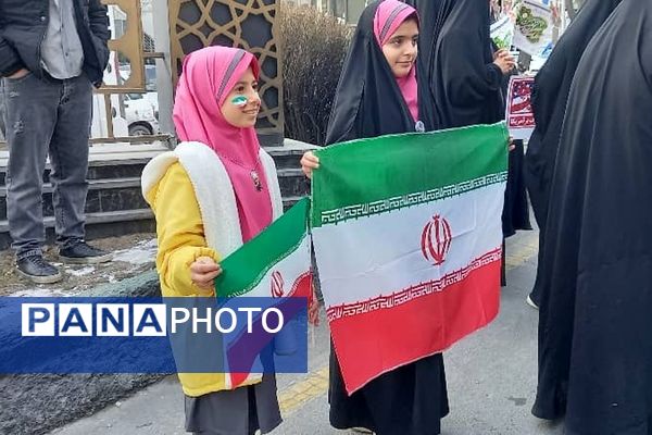 راهپیمایی پرشور ۲۲بهمن در رودهن 