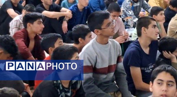 همایش قرآنی معتکفین اعتکاف دانش آموزی کاشمر