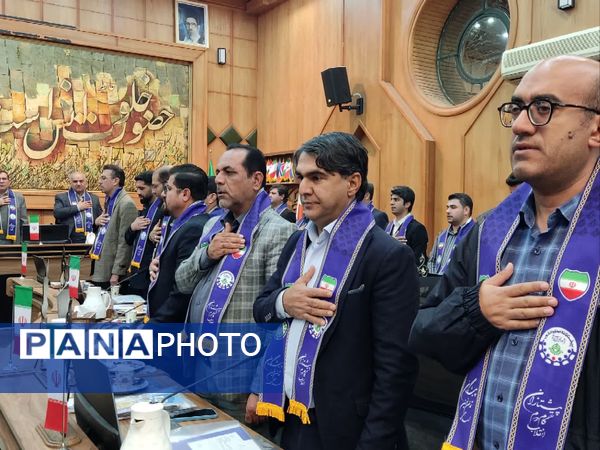 نشست هم‌اندیشی مسئولان سازمان دانش‌آموزی استان فارس روز اول