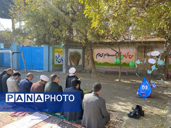 آسمان باخرز به امید رحمت؛ نماز باران با حضور دانش‌آموزان و مسئولان اقامه شد