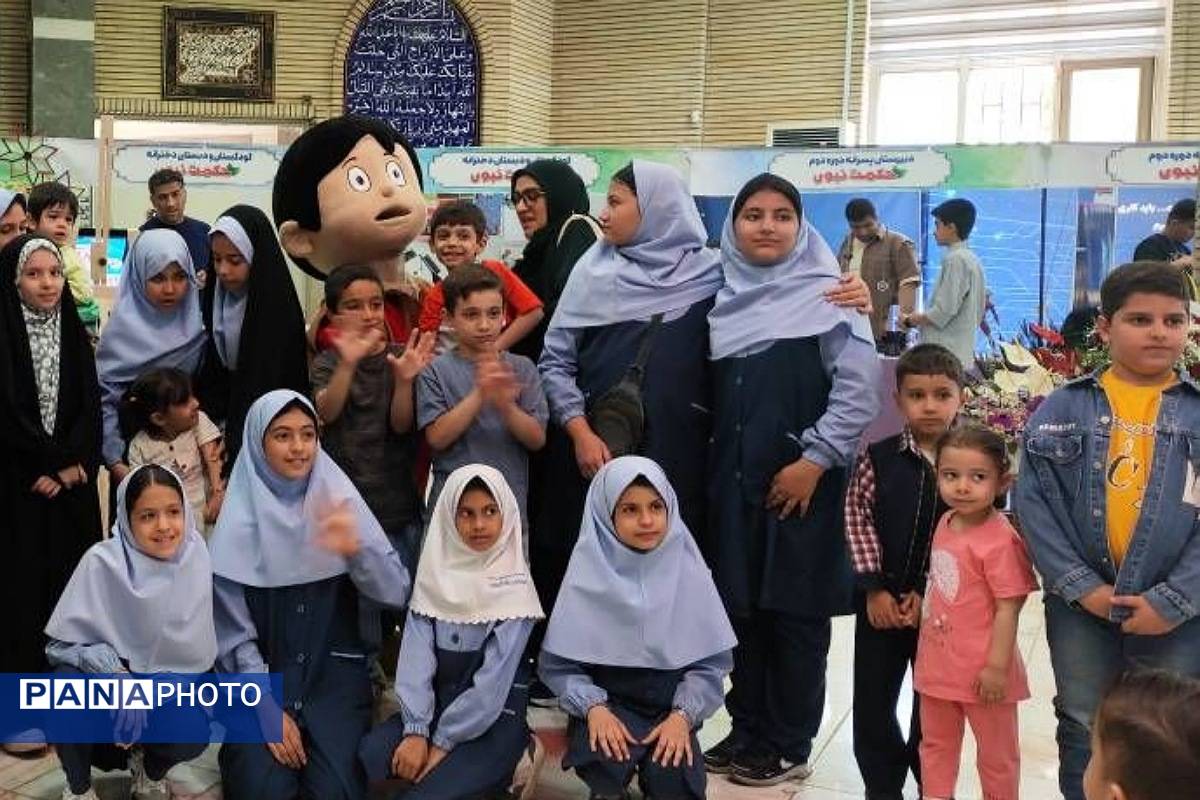 برگزاری نمایشگاه «افقهای روشن» در دبستان حکمت ناحیه دو شهرری