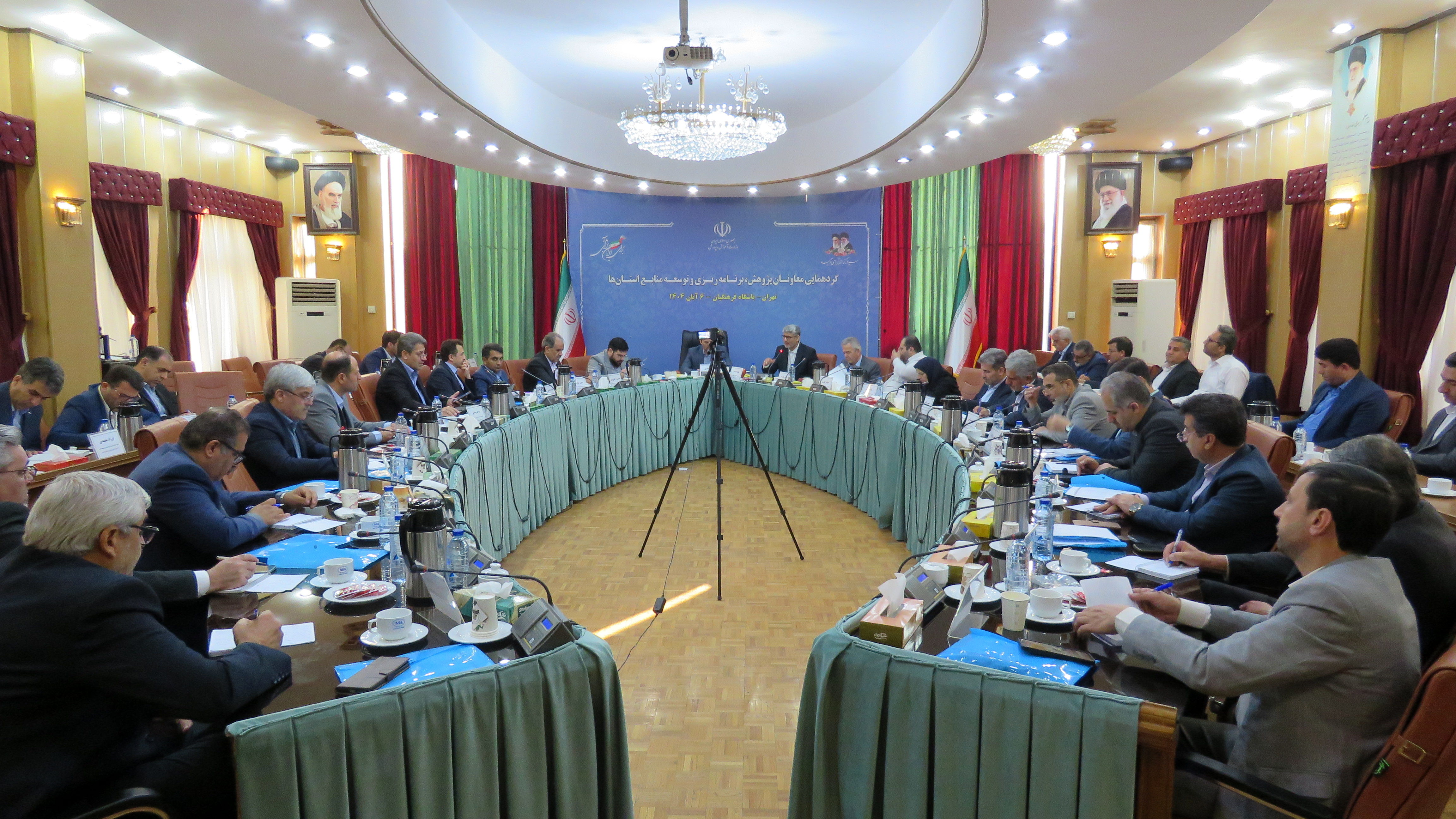 تأکید بر بودجه‌ریزی مبتنی بر عملکرد و پرداخت پاداش بازنشستگان ۱۴۰۳