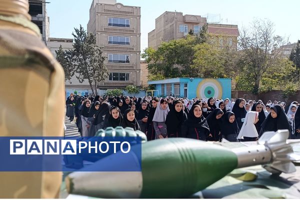 گرامیداشت یاد شهیدان در کلاس‌های دبستان بعثت۲ شهریار
