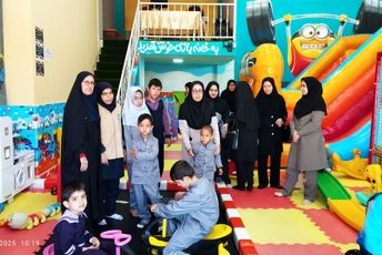 شادی کودکان پیش‌دبستانی آموزشگاه  ولایت  در  روز جهانی کودک