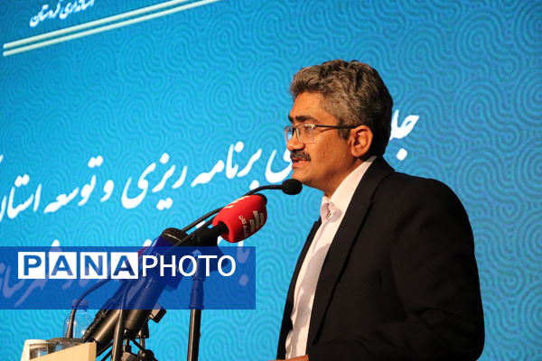  جلسه شورای توسعه و برنامه‌ریزی استان کردستان با حضور وزیر راه و شهرسازی 