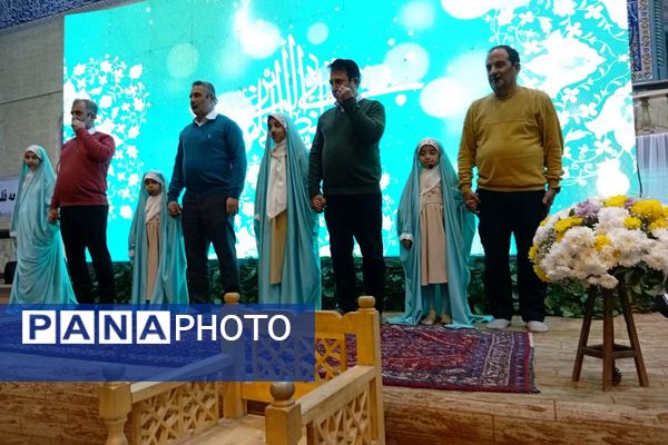 آغاز آیین معنوی اعتکاف در مصلای اسلامشهر با حضور گسترده نوجوانان