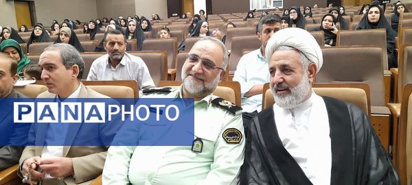 همایش تجلیل از مدرسه یاران استان قم