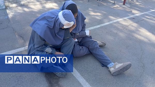 بیست‌وهفتمین مانور سراسری زلزله و ایمنی در مدرسه شهید دهقان ناحیه 2 یزد