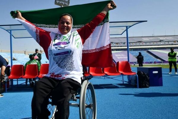 نمایش اقتدار بانوان ایرانی در ریاض؛ متقیان بر قله ایستاد و مرادی نایب‌قهرمان شد