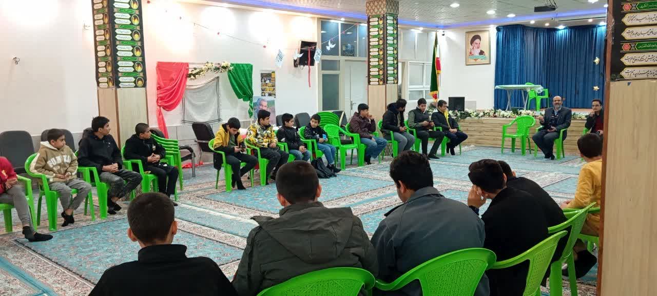  جلسه هم اندیشی برگزاری مدرسه انقلاب  در انجمن اسلامی کاشمر