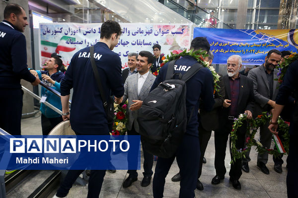آیین استقبال از تیم‌ ملی والیبال دانش‌آموزی ایران