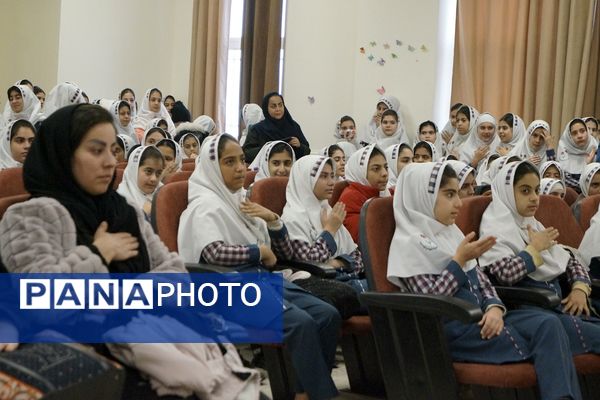 عطر حسینی در مدرسه شهدای ۱۵خرداد قرچک 