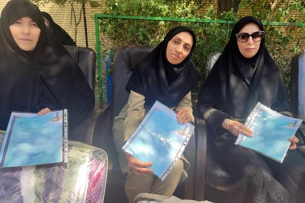 جشن سپاس معلم در دبستان شاهد حاج تقی آقا بزرگ مشهد