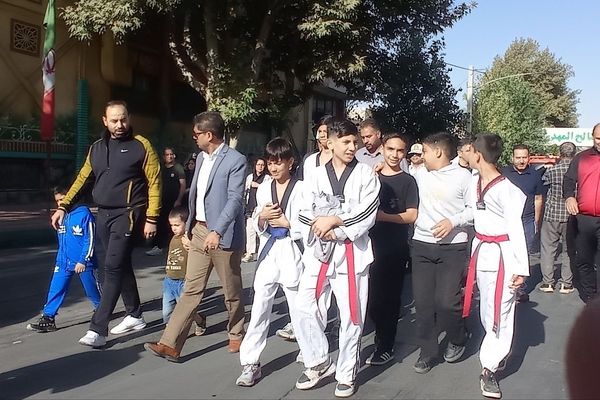  گام‌های استوار پیشوایی‌ها در مسیر پیاده‌روی خانوادگی هفته دفاع مقدس