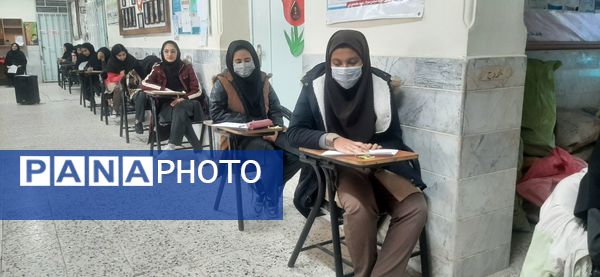 حوزه امتحانی در دبیرستان نمونه شهید محمدی پور خلیل آباد 