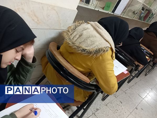 امتحانات نوبت اول در دبیرستان نمونه اندیشه 
